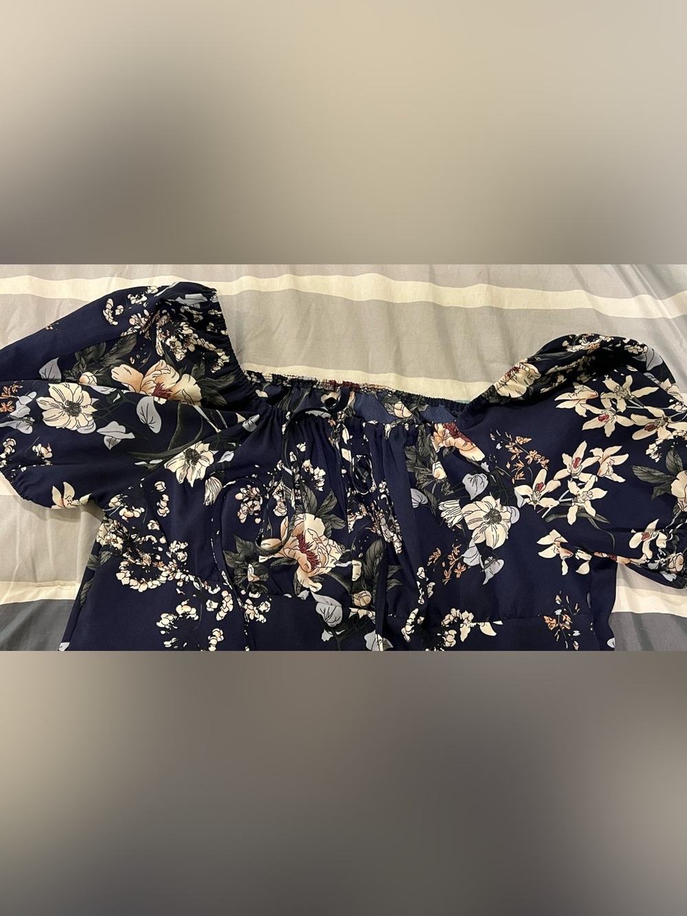 Navy Floral Puff-Sleeve Maxi Dress - Picture 4 of 4